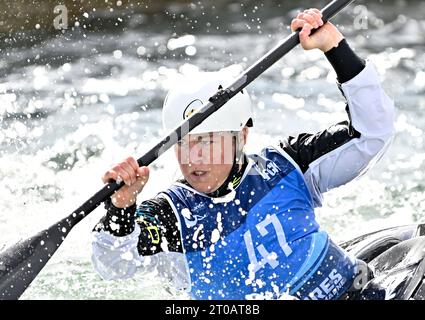 Vaires-sur-Marne, d'Île-de-France, Francia. 5 ottobre 2023. 2023 finale della Coppa del mondo di canoa. Stade Nautique Olympique. Vaires-sur-Marne, d'Île-de-France. Lois Betteridge (CAN) nella Women kayak Heats durante le finali di Coppa del mondo di canoa 2023 allo Stade Nautique Olympique, Francia. Credito: Sport in Pictures/Alamy Live News Foto Stock