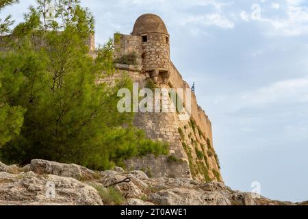 Rethymno, Creta, Grecia - 25 settembre 2023 - Vista esterna della Fortezza di Rethymno, conosciuta anche come la fortezza di Rethymno, una citta del XVI secolo Foto Stock