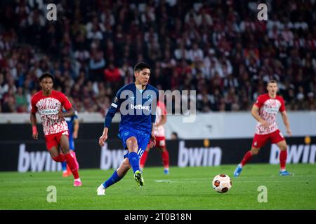 Edson Alvarez (West Ham United, n. 19) AM Ball, GER, SC Freiburg (SCF) vs West Ham United (WHU), Fussball UEFA Europa League, gruppo A, 2. Spieltag, Saison 2023/2024, 05.10.2023 foto: Eibner-Pressefoto/Michael Memmler Foto Stock