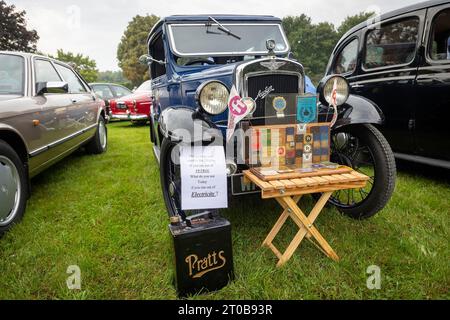 North West casual Classic's Car Club evento tenutosi presso il Burtonwood Heritage Centre di Warrington, nel settembre 2023 Foto Stock