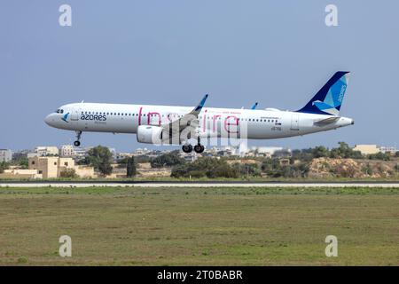 Azores Airlines Airbus A321-253NX (REG: CS-TSI) arriva a terra per la manutenzione presso LTM. Foto Stock