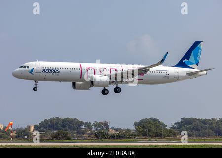 Azores Airlines Airbus A321-253NX (REG: CS-TSI) arriva a terra per la manutenzione presso LTM. Foto Stock