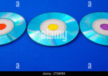 Compact disc con colori anni ottanta Foto Stock