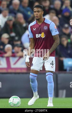 Ezri Konsa #4 di Aston Villa in azione durante la partita di UEFA Europa Conference League Aston Villa vs HŠK Zrinjski Mostar a Villa Park, Birmingham, Regno Unito, 5 ottobre 2023 (foto di Gareth Evans/News Images) Foto Stock