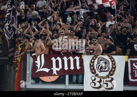 Roma, Lazio. 5 ottobre 2023. Tifosi dei Servette durante la partita di UEFA Europa League AS Roma contro Servette allo stadio Olimpico di Roma, Italia, 5 ottobre 2023. Photographer01 Credit: Independent Photo Agency/Alamy Live News Foto Stock