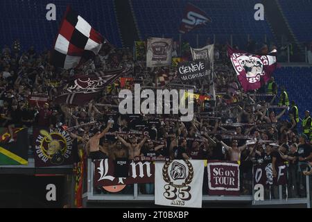 Roma, Lazio. 5 ottobre 2023. Tifosi dei Servette durante la partita di UEFA Europa League AS Roma contro Servette allo stadio Olimpico di Roma, Italia, 5 ottobre 2023. Photographer01 Credit: Independent Photo Agency/Alamy Live News Foto Stock