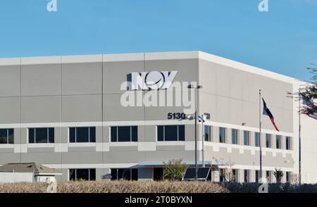 Houston, Texas USA 09-24-2023: Esterno dell'edificio per uffici della sede centrale della National Oilwell varco a Houston, Texas. Fornitore di attrezzature nel settore petrolifero. Foto Stock