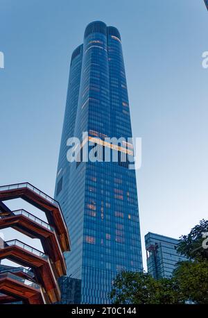 15 Hudson Yards è una torre residenziale condominiale all'angolo sud-ovest dello sviluppo Hudson Yards. Foto Stock