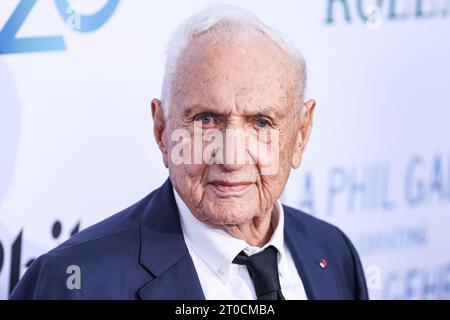 Los Angeles, Stati Uniti. 5 ottobre 2023. LOS ANGELES, CALIFORNIA, USA - OTTOBRE 05: L'architetto e designer canadese-americano Frank Gehry arriva al 20° anniversario della Los Angeles Philharmonic Gala in onore di Frank Gehry tenuto alla Walt Disney Concert Hall il 5 ottobre 2023 a Los Angeles, California, Stati Uniti. (Foto di Xavier Collin/Image Press Agency) credito: Image Press Agency/Alamy Live News Foto Stock