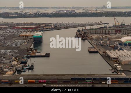 Nave ro-ro ormeggiata a Port Newark Chanel Foto Stock