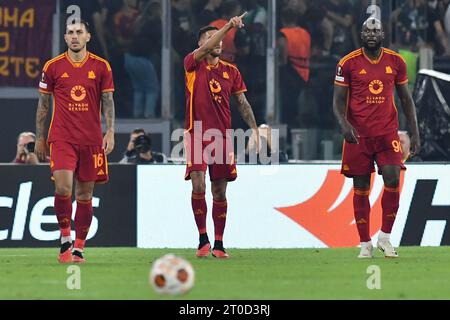 Roma, Lazio. 5 ottobre 2023. Lorenzo Pellegrini dell'AS Roma festeggia il suo gol durante la partita di UEFA Europa League AS Roma contro Servette allo stadio Olimpico di Roma, in Italia, il 5 ottobre 2023. AllShotLive/Sipa USA credito: SIPA USA/Alamy Live News Foto Stock