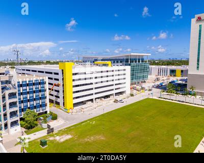 Dania Beach, Florida, USA - 4 ottobre 2023: Nuova costruzione a Dania Pointe, Florida Foto Stock