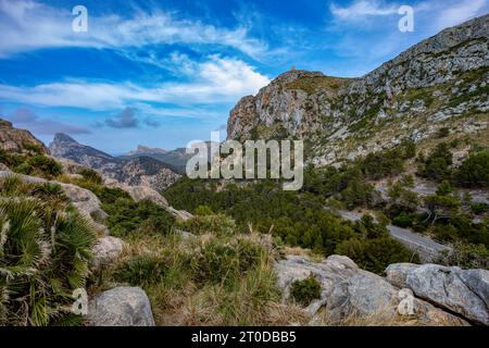 Vista da Mirador de es Colomer, Penisola di Formentor, Isole Baleari Mallorca Spagna. Concetto di vacanza agenzia di viaggi. Foto Stock
