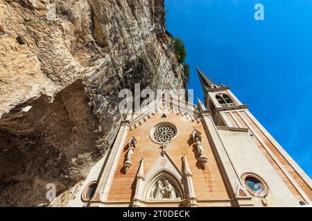 Santuario della Madonna della Corona. Alpi italiane, Ferrara di Monte Baldo, Spiazzi, Verona, Veneto, Italia, Europa. Foto Stock