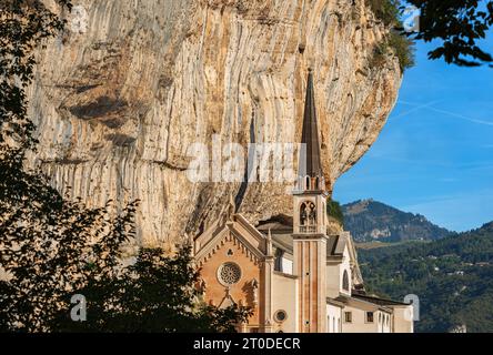 Santuario della Madonna della Corona. Alpi italiane, Ferrara di Monte Baldo, Spiazzi, Verona, Veneto, Italia, Europa. Foto Stock