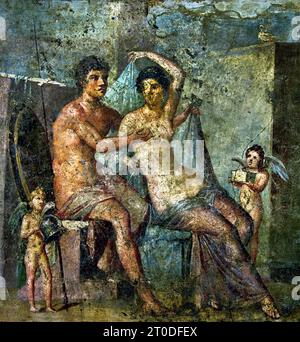 Afrodite con i cupidi. Casa di Meleagro, Peristilium. La città romana di fresco Pompei si trova vicino a Napoli, nella regione Campania. Pompei fu sepolta sotto 4-6 m di cenere vulcanica e pomice nell'eruzione del Vesuvio nel 79 d.C. Italia Foto Stock