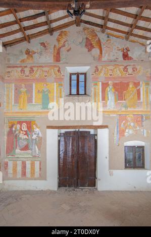 Monteleone di fermo (Italia, Marche - provincia di fermo) Chiesa della Misericordia, controfacciata (ciclo di affreschi del XV-XVI secolo) Foto Stock