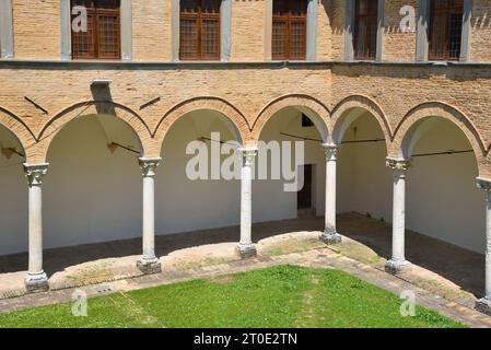 Urbania (Marche - PU), Palazzo Ducale, cortile principale dell'edificio Foto Stock