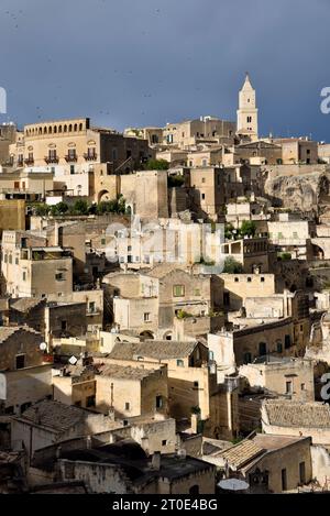 Matera (Italia, Basilicata. Provincia di matera). Panorama sul Sasso Caveoso dalla Piazzetta Pascoli Foto Stock