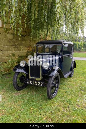 North West casual Classic's Car Club evento tenutosi presso il Burtonwood Heritage Centre di Warrington, nel settembre 2023 Foto Stock