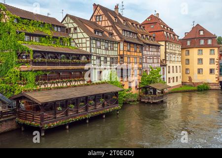 Ristorante Au Pont Saint-Martin on the Ill, Strasburgo, Alsazia, Bas-Rhin, Grand Est, Alsazia-Champagne-Ardenne-Lorena, Francia Foto Stock