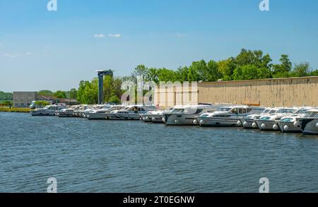 Stazione di noleggio barche le Boat in Assia sul canale Reno-Marna, dipartimento della Mosella, regione Grand Est, Francia Foto Stock