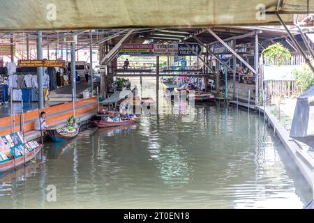 Mercato galleggiante, mercato galleggiante Damnoen Saduak, Ratchaburi, Bangkok, Thailandia, Asia Foto Stock