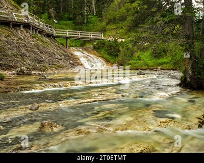 Sul Lechweg sopra il villaggio di Lech am Arlberg Foto Stock