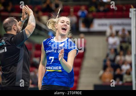 Stoccarda, Deutschland. 6 ottobre 2023. Allianz MTV Stuttgart - VC Wiesbaden, Sport, pallavolo, Bundesliga, Frauen, VBL, Saison 2023/24, Spiel 1, 06.10.2023, Stoccarda (SCHARRena), DEU foto: Eibner/Sandy Dinkelacker Credit: dpa/Alamy Live News Foto Stock