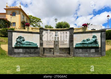 Ponta Delgada, Sao Miguel, Azzorre, Portogallo - 3 luglio 2022: Monumento ad Antero de Quental, famoso poeta, filosofo e scrittore portoghese del XIX secolo Foto Stock