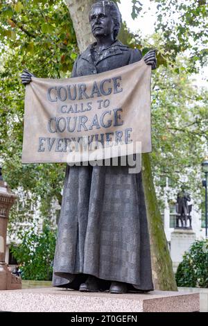 Statua di Dame Millicent Garrett Fawcett in Parliament Square Westminster Londra, attivista per il suffragio femminile, attivista e politica, Inghilterra, Regno Unito Foto Stock