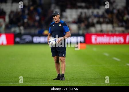 L'allenatore italiano Kieran Crowley prima della Coppa del mondo di rugby 2023 Pool Una partita tra Francia e Italia allo stadio OL di Lione, in Francia, il 6 ottobre 2023. Crediti: Yuka Shiga/AFLO/Alamy Live News Foto Stock