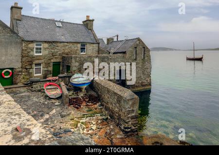 Lerwick Old Town è stata la location di diverse scene cinematografiche con Jimmy Perez per la serie televisiva Shetlands. Foto Stock