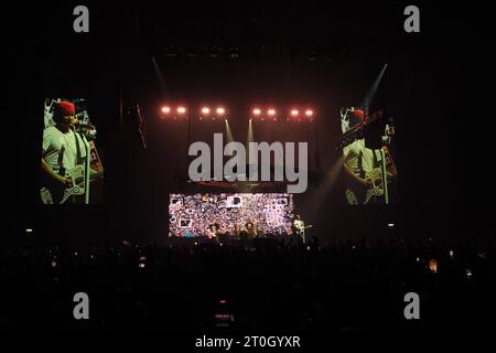 Concerto musicale - blink-182 gruppo punk-rock americano blink-182 durante l'ultimo concerto del tour europeo all'Unipol Arena, Bologna, Italia, 06 ottobre 2023 - foto: Michele Nucci Italia Unipol Arena Italia Copyright: XMichelexNuccix/xLiveMediax LPM 1080261 credito: Imago/Alamy Live News Foto Stock