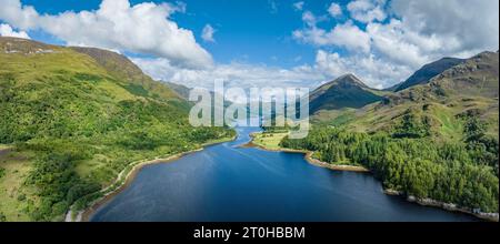 Panorama aereo della parte orientale delle acque dolci di loch loch Leven, Lochaber, Highlands, Scozia, Regno Unito Foto Stock