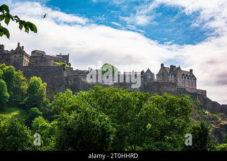 Vista del castello di Edimburgo dal basso, Edimburgo, Scozia, Regno Unito Foto Stock