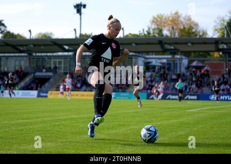 Francoforte, Germania. 7 ottobre 2023. Francoforte, Germania, 7 ottobre 2023: Pia-Sophie Wolter ( 17 Francoforte ) durante la partita di calcio Google Pixel Frauen-Bundesliga tra Eintracht Frankfurt e RB Leipzig allo Stadion am Brentanobad di Francoforte, Germania. (Julia Kneissl/SPP) credito: SPP Sport Press Photo. /Alamy Live News Foto Stock