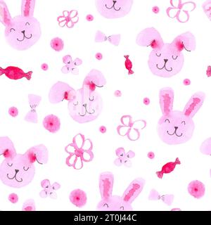 Motivo senza cuciture con graziosi coniglietti rosa e fiori sul bianco Foto Stock