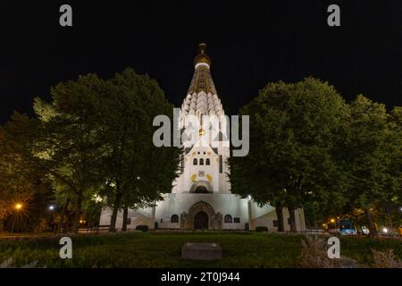 Chiesa commemorativa russa a Lipsia di notte Foto Stock