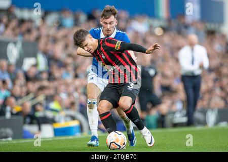 Milos Kerkez #3 della AFC Bournemouth in possesso della palla durante la partita di Premier League tra Everton e Bournemouth al Goodison Park, Liverpool, sabato 7 ottobre 2023. (Foto: Mike Morese | mi News) crediti: MI News & Sport /Alamy Live News Foto Stock