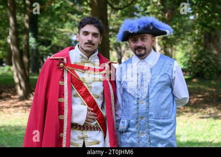 Zapresic, Croazia. 7 ottobre 2023. Artisti vestiti in uniforme della nobiltà croata durante il Ban Fun Fest al Novi Dvori di Zapresic, Croazia, il 7 ottobre 2023. Foto: Davor Puklavec/PIXSELL credito: Pixsell/Alamy Live News Foto Stock