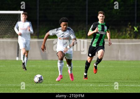 Swansea, Galles. 7 ottobre 2023. Kristian Fletcher di Swansea City in azione durante la partita di Premier League Cup tra Swansea City Under 21 e Brighton & Hove Albion Under 21 alla Swansea City Academy di Swansea, Galles, Regno Unito, il 7 ottobre 2023. Crediti: Duncan Thomas/Majestic Media/Alamy Live News. Foto Stock