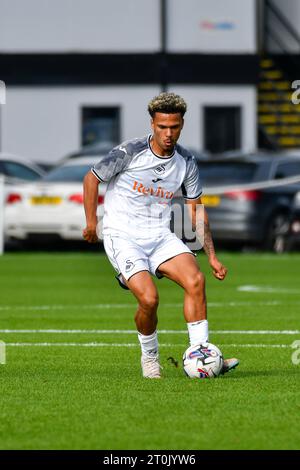 Swansea, Galles. 7 ottobre 2023. Zane Myers di Swansea City durante la partita di Premier League Cup tra Swansea City Under 21 e Brighton & Hove Albion Under 21 alla Swansea City Academy di Swansea, Galles, Regno Unito, il 7 ottobre 2023. Crediti: Duncan Thomas/Majestic Media/Alamy Live News. Foto Stock