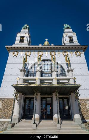 Ingresso della Kirche am Steinhof, chiamata anche Chiesa di San Leopold è l'oratorio cattolico dell'otto-Wagner-Spital. L'edificio, desi Foto Stock