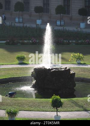 Fontana nel giardino del Residence Würzburg Foto Stock