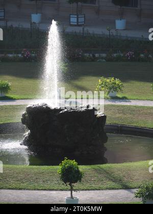 Fontana nel giardino del Residence Würzburg Foto Stock