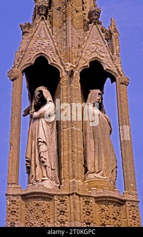 Geddington, Northamptonshire, Eleanor Cross, scultura in pietra, Inghilterra Foto Stock