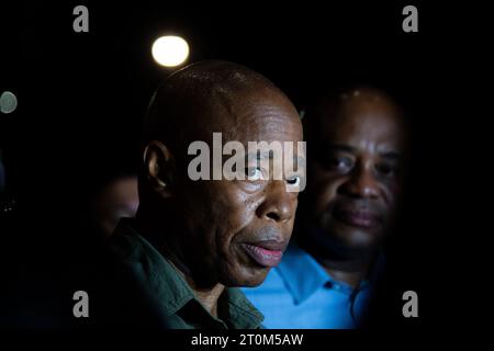 Bogotà, Colombia. 7 ottobre 2023. Il sindaco di New York Eric Adams parla durante una conferenza stampa a Bogotà, in Colombia, il 7 ottobre 2023. Il sindaco Eric Adams ha visitato prima lo stesso giorno il Darien Gap. Foto di: Chepa Beltran/Long Visual Press Credit: Long Visual Press/Alamy Live News Foto Stock