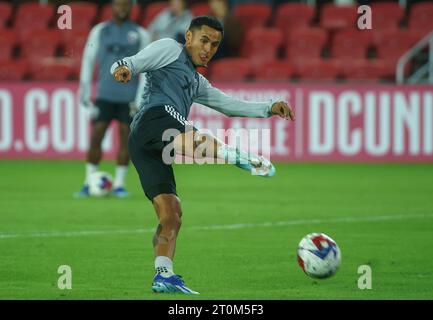 Washington, USA. 7 ottobre 2023. WASHINGTON, DC - OTTOBRE 07: Il centrocampista del D.C. United Andy Najar (14) si riscalda prima di una partita della MLS tra il DC United e il New York City FC, il 7 ottobre 2023, all'Audi Field, a Washington DC. (Foto di Tony Quinn/SipaUSA) credito: SIPA USA/Alamy Live News Foto Stock