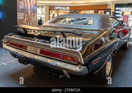 Petaling Jaya - Malesia : ottobre 6,2023 : Dodge Challenger RT car di Fast X, conosciuto anche come Fast Furious 10 Movie in mostra nella Mid Valley Foto Stock